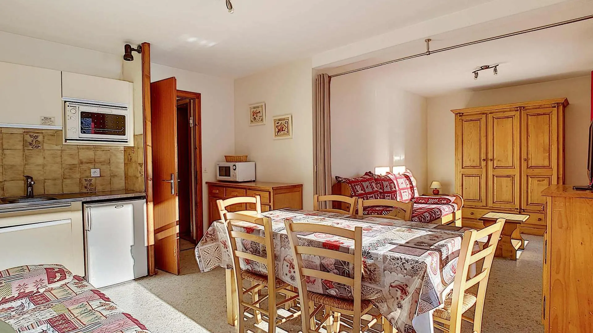 La Clusaz : Appartement 6 Pers, Wifi, Animaux Ok, Parking - Fr-1-818-35 La Clusaz